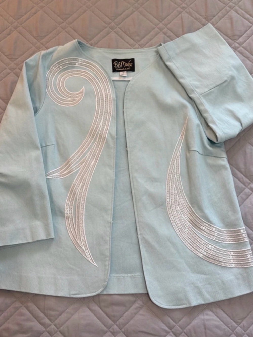 Bob Mackie Wearable Art Embroidered
Sequin Jacket Small Mint Green
